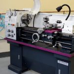 Manual lathe
